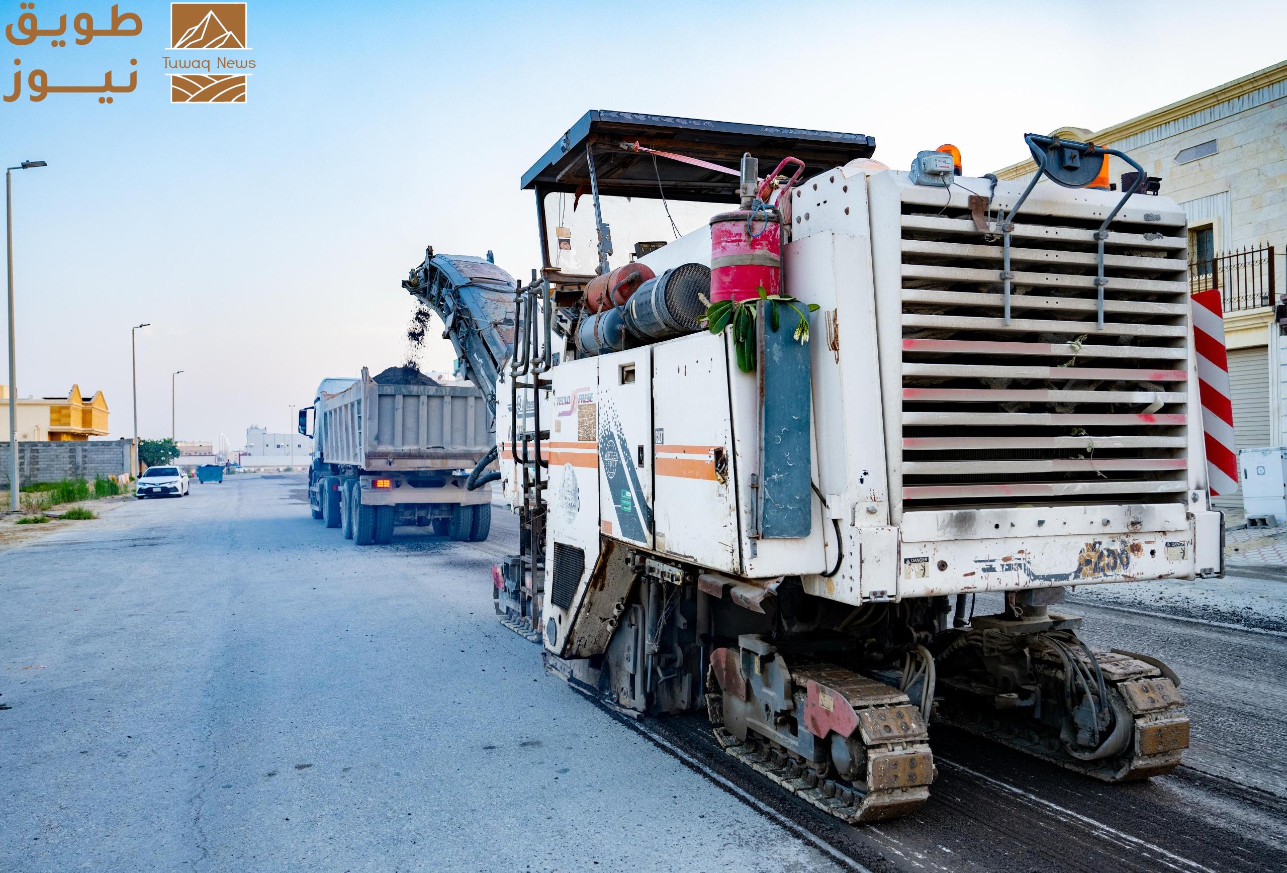 Read more about the article √ أمانة الشرقية تبدأ أعمال تأهيل وسفلتة عدد من الشوارع في ضاحية الملك فهد بالدمام