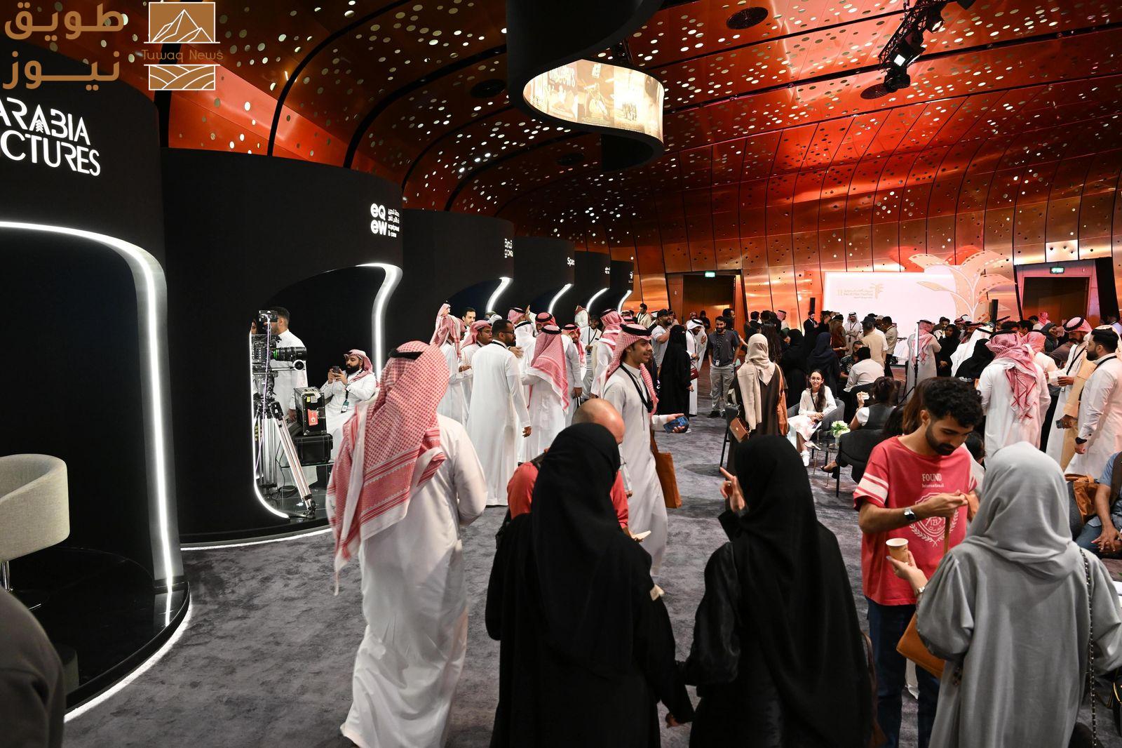 You are currently viewing جلسة حوارية في (إثراء) تبحث فرص الابتعاث الثقافي في قطاع السينما