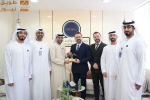 Read more about the article باحثي الإمارات يسلم د. محمد العلي درع شخصية التسامح