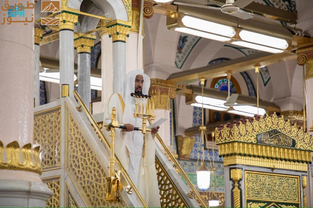 You are currently viewing النقوش والخطوط على جدران المسجد النبوي تجسّد إرثًا فنيًا وحضاريًا