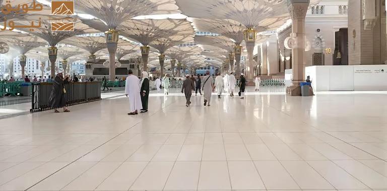 You are currently viewing الرخام الأبيض يُعزّز توفير أجواء معتدلة للمصلين في ساحات المسجد النبوي