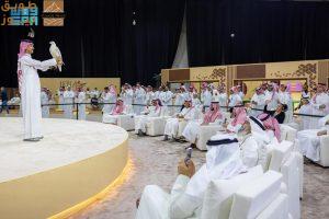 Read more about the article بيع أغلى صقر في المزاد الدولي لمزارع إنتاج الصقور 2025 بـ 1.2 مليون ريال