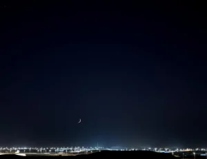Read more about the article اقتران القمر بالمريخ ورصد مذنب جديد في سماء عرعر