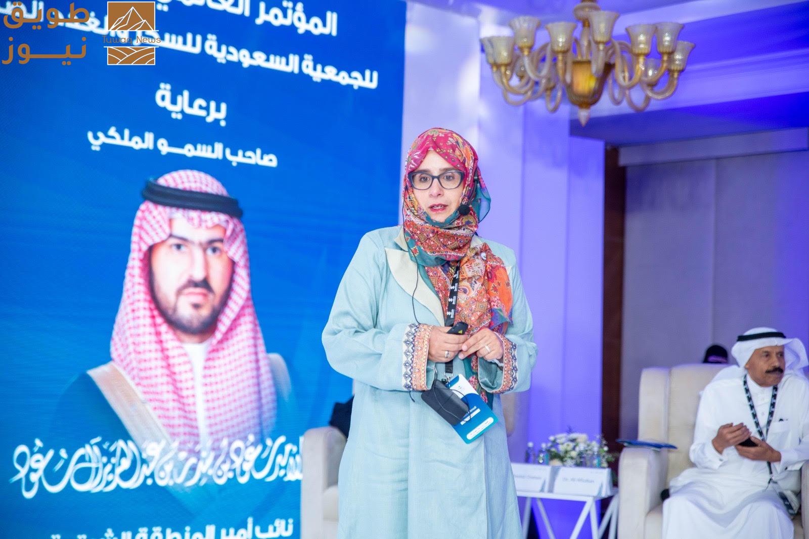 You are currently viewing استشاري غدد صماء: شائعات وسائل التواصل الاجتماعي تضلل المرضى
