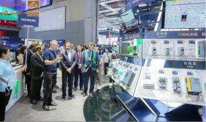 Read more about the article وزير الصناعة يشهد توقيع (3) اتفاقيات لتوطين صناعة الطيران بالمملكة