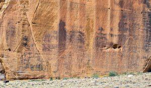 Read more about the article وزير الثقافة يعلن عن اكتشاف أقدم مستوطنة بشرية معمارية في الجزيرة العربية