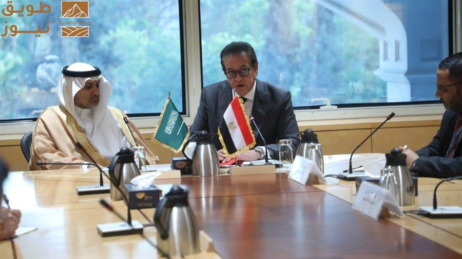 You are currently viewing مصر والسعودية تبحثان تعزيز التعاون الصحي المشترك وتوطين الصناعات الدوائية