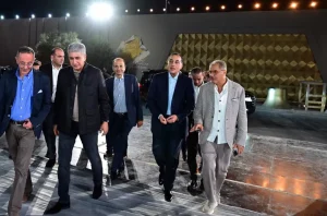Read more about the article رئيس الوزراء يتابع اللمسات النهائية استعداداً لاحتفالية افتتاح المتحف المصري الكبير