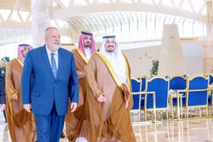 Read more about the article رئيسا وزراء فلسطين وكوبا يصلان إلى الرياض لحضور مؤتمر مبادرة مستقبل الاستثمار