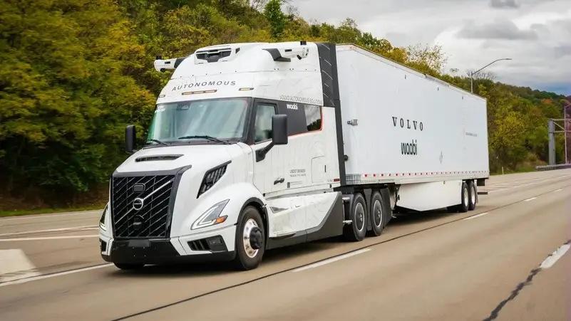 You are currently viewing “فولفو” تدخل عصر الشاحنات الذاتية القيادة.. بالتعاون مع شركة وابي