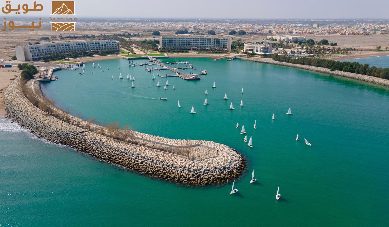 You are currently viewing بمشاركة أكثر من 120 بحّار وبحّارة من 7 دول انطلاق سباقات النسخة الرابعة عشرة من أسبوع المصنعة للإبحار الشراعي 2025