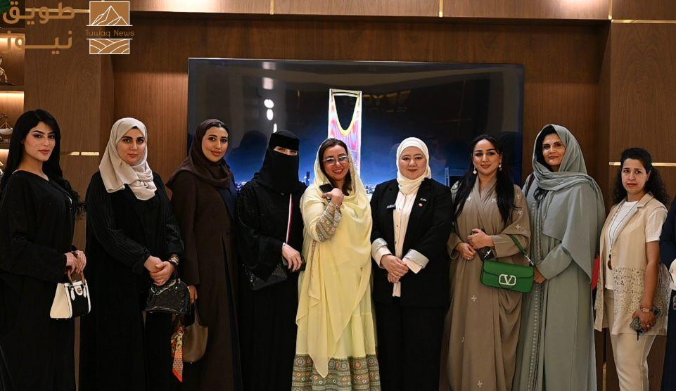 You are currently viewing عيادات “بي يو ” تحتفي بزيارة سيدات الأعمال لاكتشاف أول تقنية في المملكة للعناية وتجميل الأسنان بتقنية GBT