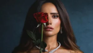 Read more about the article لماذا يطالب محامو مصر بإيقاف عرض مسلسل «ورد وشوكولاتة»؟