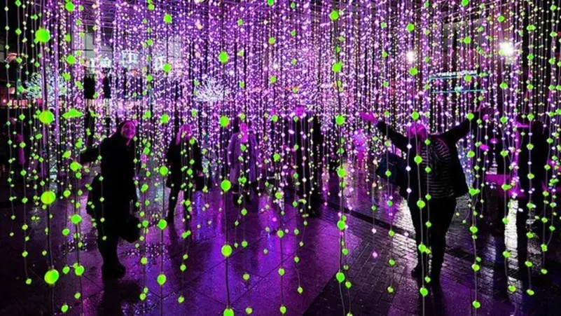 You are currently viewing “نور الرياض 2025” يضيء سماء العاصمة بأكثر من 60 عملاً فنياً