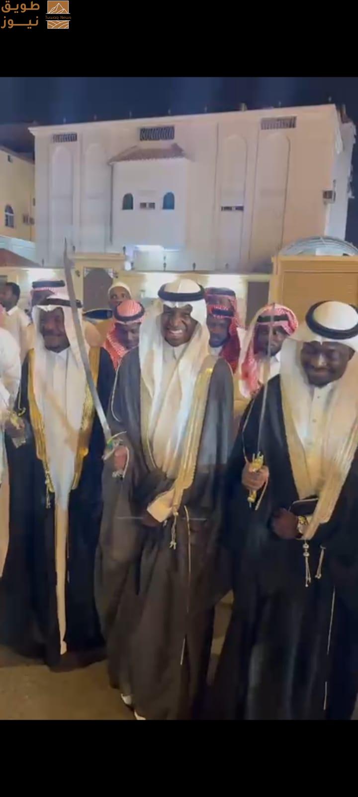 You are currently viewing احمد عيسي يحتفل بعقدي قران ابنته وابنه عبدالعزيز