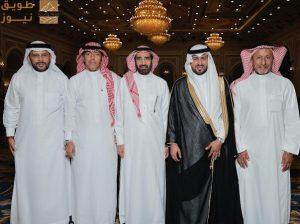 Read more about the article الرياضيون والاعلاميين يشاركون ال اللحياني افراحهم