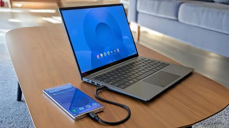 You are currently viewing حاسوب بلا معالج.. “NexDock” تكشف عن لابتوب يعتمد كليًا على هاتفك الذكي