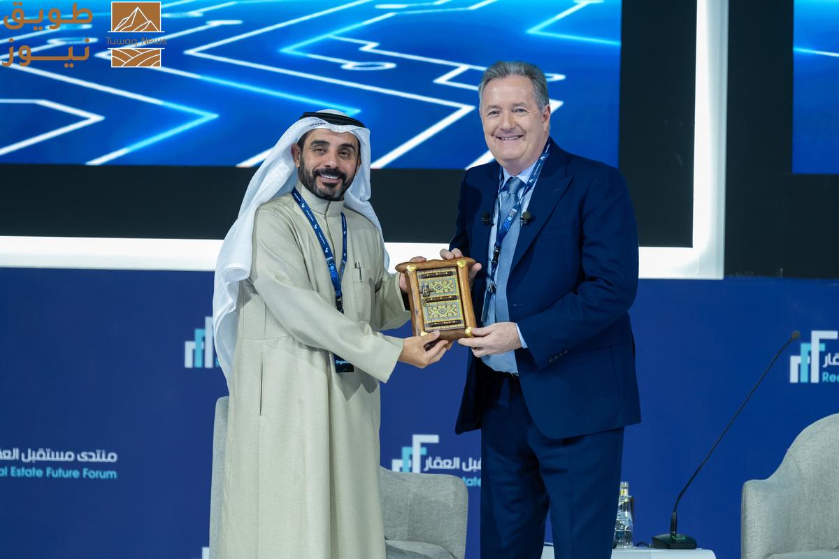 You are currently viewing الإعلامي العالمي مورغان: أتطلع للمشاركة في منتدى مستقبل العقار 2026 لأنه يمثل منصة حيوية لمستقبل العقار العالمي