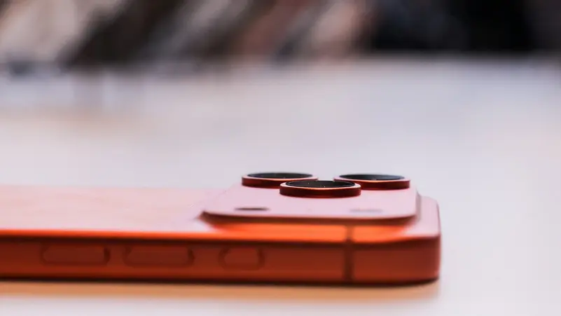 You are currently viewing تسريبات تكشف مشكلة في تصميم آيفون القابل للطي ستواجه المستخدمين