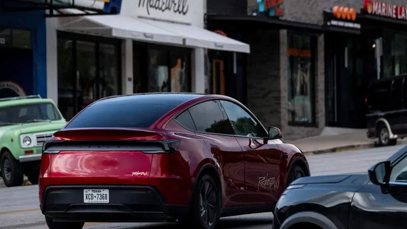 You are currently viewing تسلا تختبر سيارات الأجرة ذاتية القيادة بدون مراقب بشري في أوستن