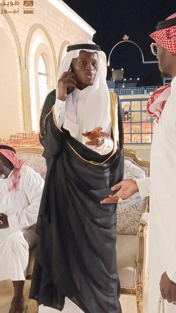 احتفل البروفيسور *محمد بكر عبدالله هوساوي، أحد منسوبي جامعة أم القرى، يرافقه أعمامه وإخوانه، بزواج شقيقه *هشام من كريمة إبراهيم يونس إبراهيم،