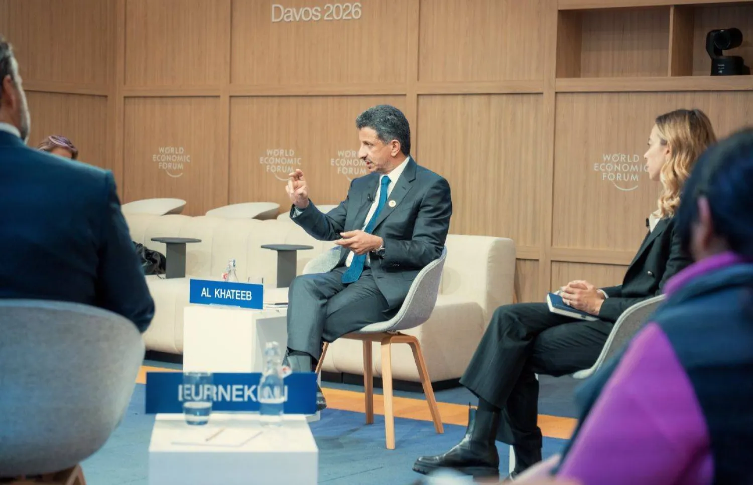 You are currently viewing الخطيب من «دافوس»: حجم الإنفاق السياحي في السعودية 80 مليار دولار في 2025