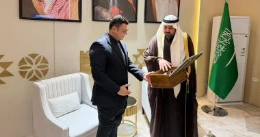 You are currently viewing مصر..وزير الإسكان المصرى يتفقد أجنحة معرض إيفات السعودية لبحث توطين التكنولوجيا