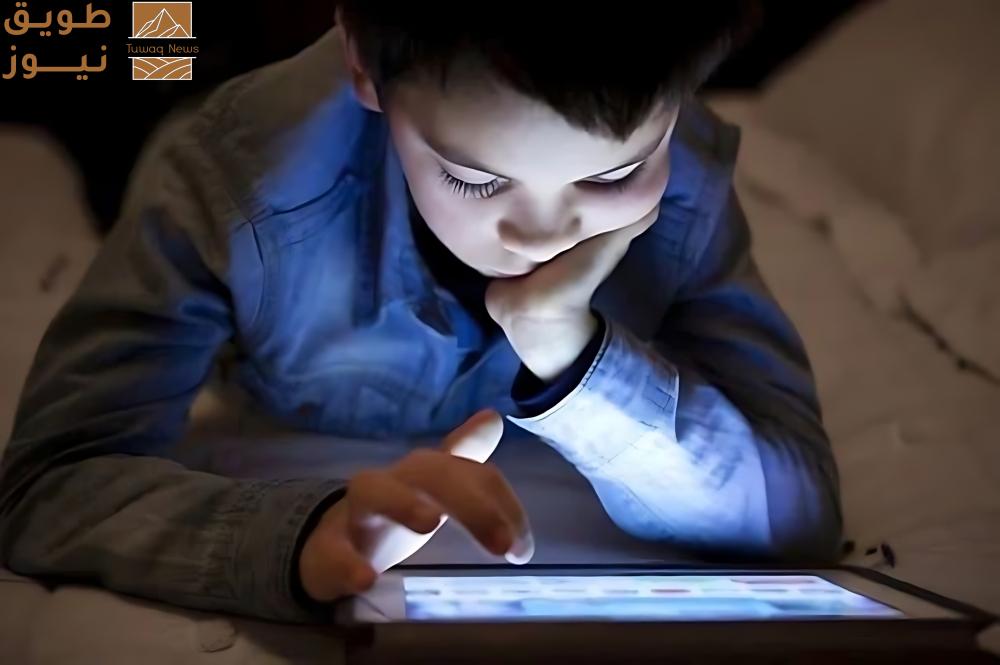 You are currently viewing الشاشات تسبب السمنة وتسرق النوم من عيون الصغار