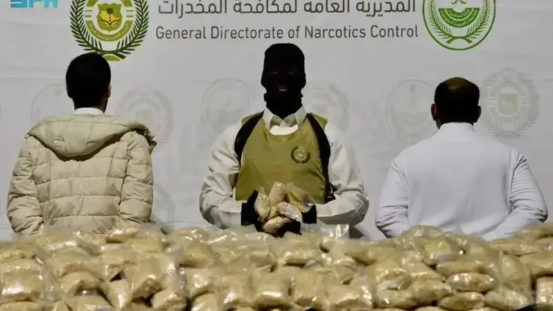 You are currently viewing السعودية.. إحباط محاولة تهريب أكثر من 30 ألف حبة مخدرة في مطار الملك خالد