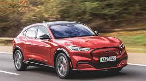 You are currently viewing خوذة تتحول إلى شرطي ذكي.. ابتكار هندي بالذكاء الاصطناعي للقبض على المجرمين