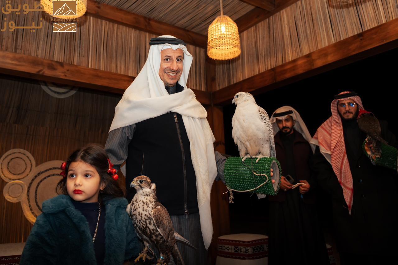 Read more about the article معالي وزير السياحة يزور موسم الدرعية 26/25 ويشيد بتجاربه المتنوعة