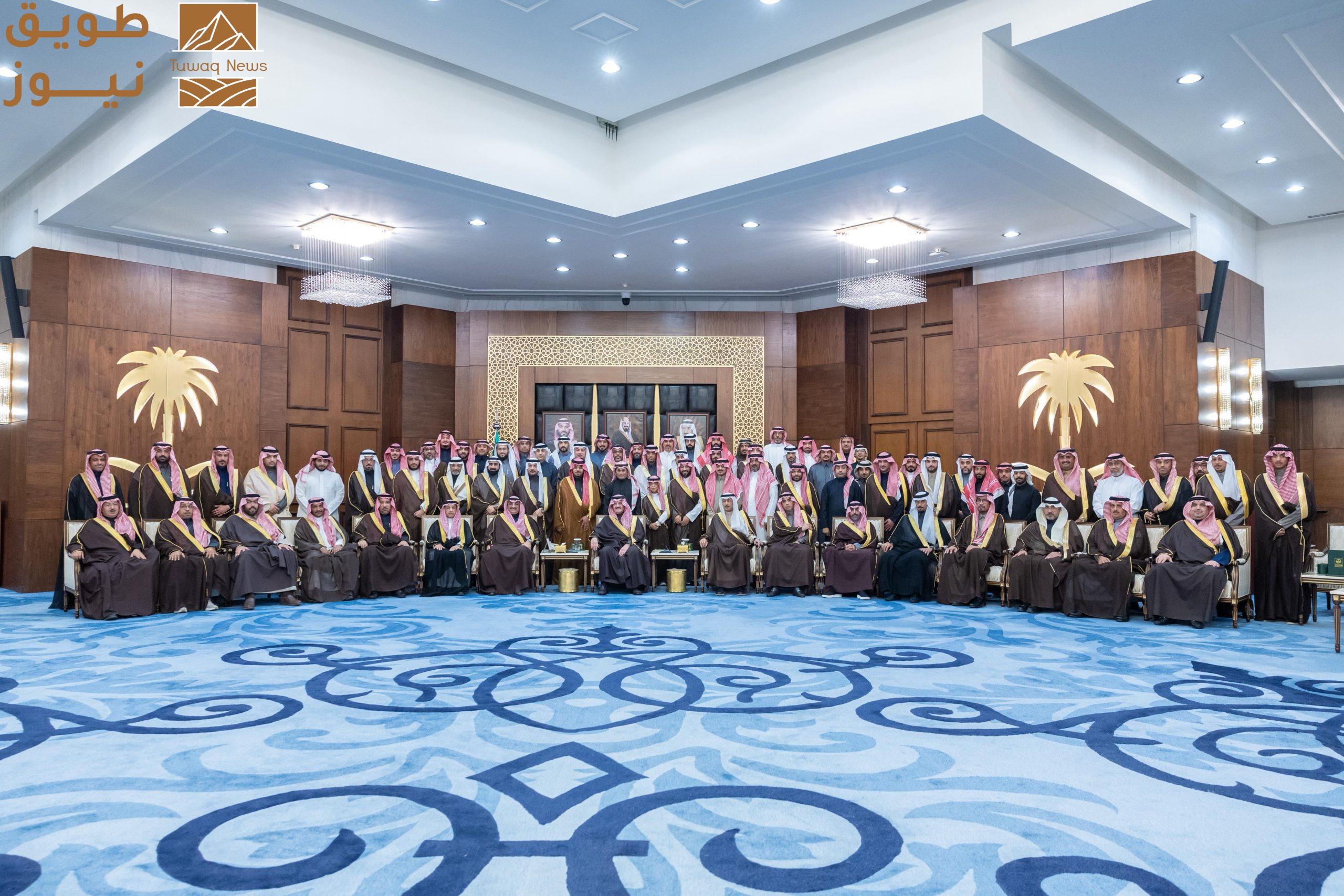 You are currently viewing خلال استقباله المشرفين على تنظيم مهرجان التمور بالأحساء أمير المنطقة الشرقية: إذا كان للنخيل وطن فسيكون الأحساء