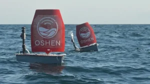 Read more about the article شركة ناشئة تطور أول روبوت بحري يجمع بيانات من قلب الأعاصير