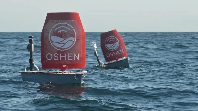 Read more about the article شركة ناشئة تطور أول روبوت بحري يجمع بيانات من قلب الأعاصير