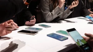 Read more about the article قبل إطلاق S26 بساعات .. Galaxy S25 Ultra يتفوق على سلفه في المبيعات