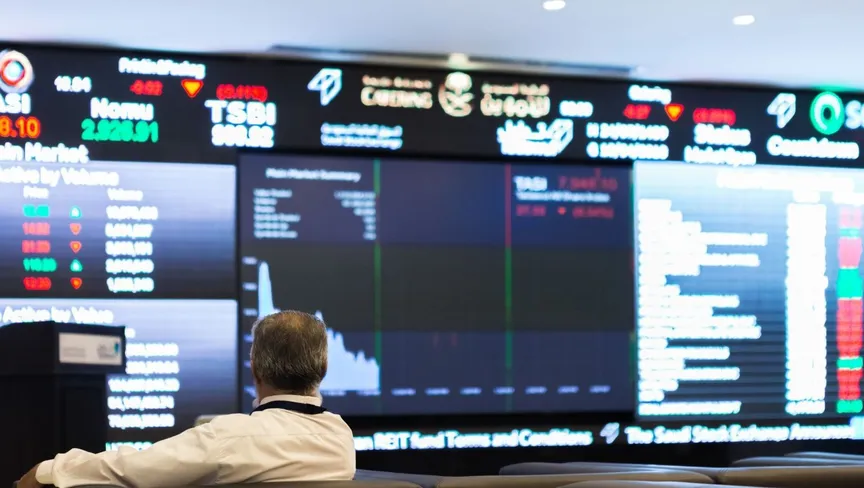 You are currently viewing مكاسب طفيفة لبورصة السعودية رغم هبوط “أرامكو” بعد نتائج دون التوقعات