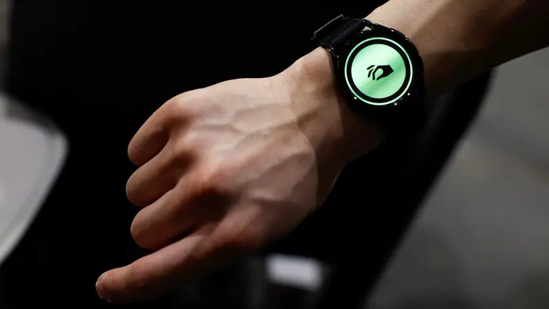 You are currently viewing جسمك هو “البطارية”.. ابتكار يتيح تشغيل الساعات الذكية بحرارة الإنسان