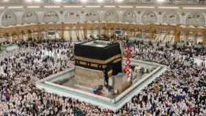 Read more about the article بدء الصيانة الدورية للكعبة المشرفة للحفاظ على العناصر المعمارية