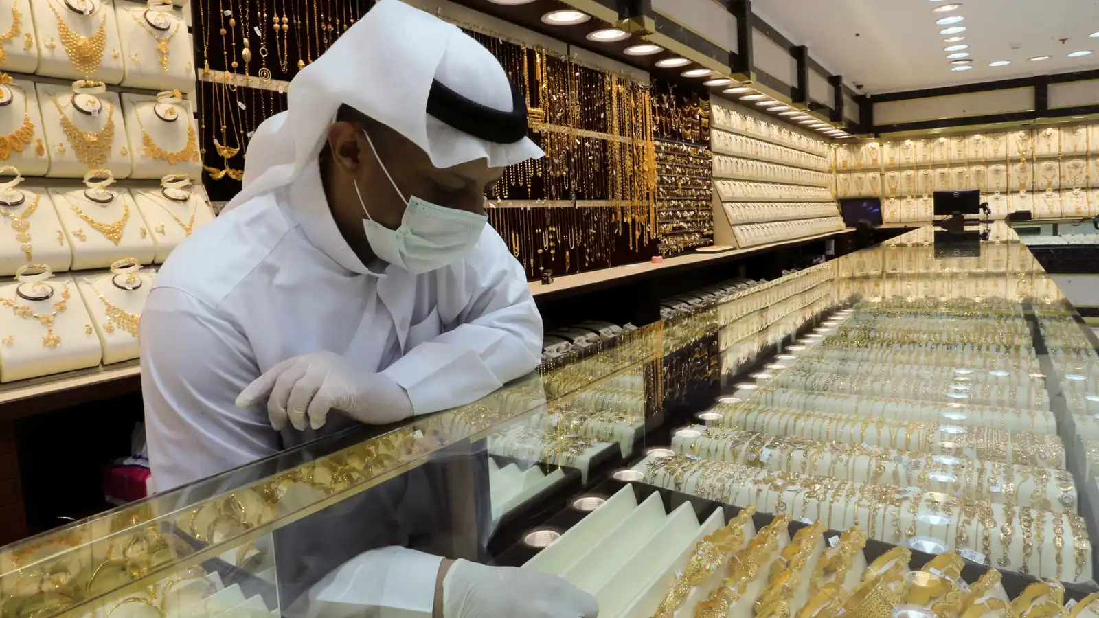 Read more about the article سعر الذهب في السعودية يستقر اليوم.. و«عيار 24» يسجل 582 ريالاً