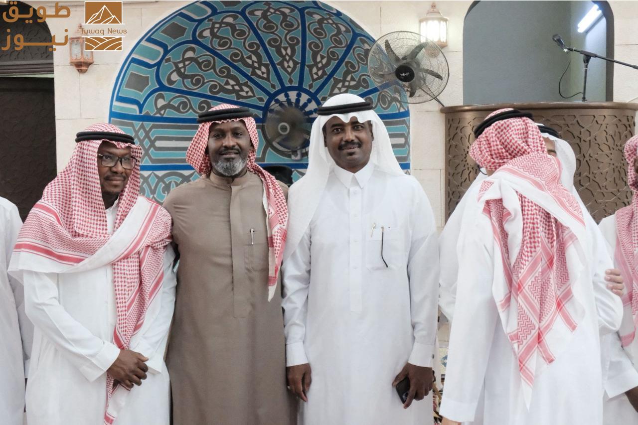 Read more about the article الرائد الكشفي “عباس فلاتة” يحتفل بعقد قران نجله المهندس “محمد” في ليلة مكية بهيجة