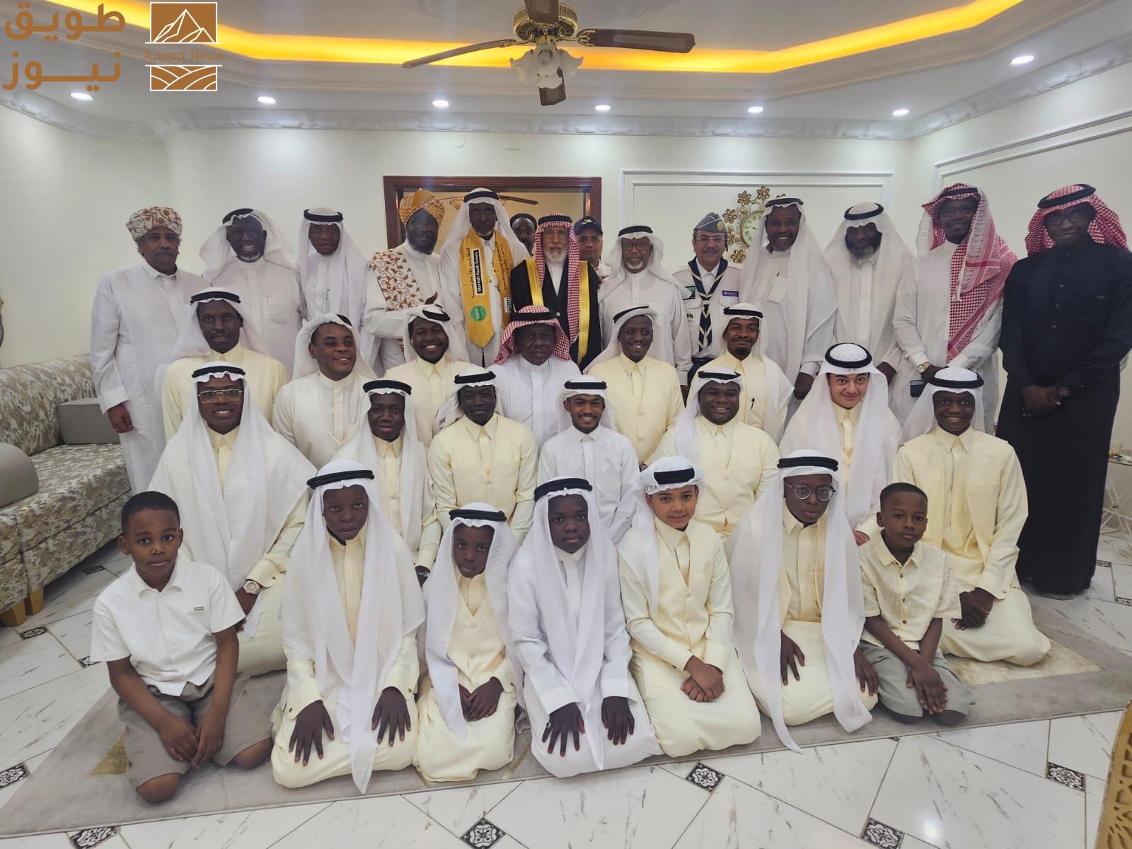 You are currently viewing محمد عبده يستضيف كشافة شباب مكة بمناسبة عيد الفطرالمبارك