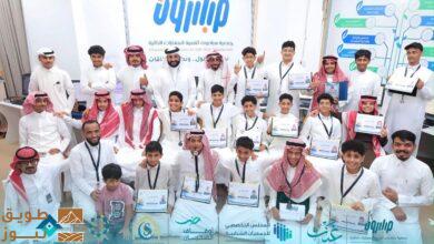 شاركت «مبادرون» في برنامج الأندية الصيفية على مستوى المملكة، عبر مسارين للشباب والفتيات، قدّمت خلالهما برامج وتجارب جمعت بين المهارة والقيم والترفيه والمبادرة